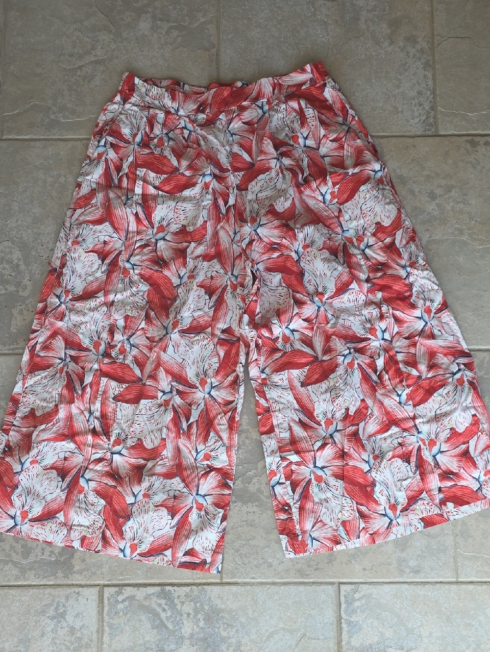Carmen Marc Valvo Coral, White and Blue Floral Wide-Leg Pants Size XL